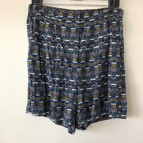 H&M Lightweight Aztec Shorts Size 10 Summer - Picture 1 of 5
